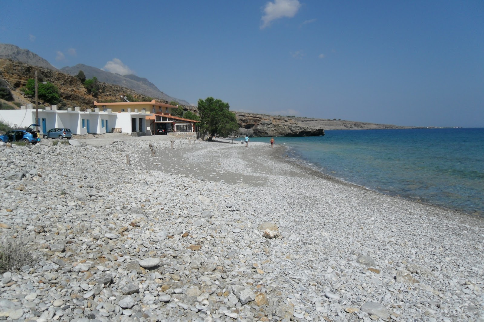Foto av Castello beach omgiven av klippor