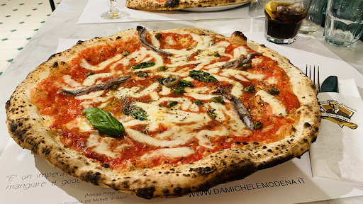 LAntica Pizzeria Da Michele in Modena, Provincia di Modena