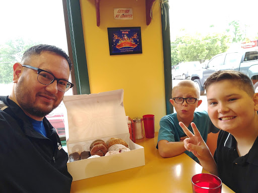 Donut Shop «Mister Donut», reviews and photos, 2720 Grovelin St # A, Godfrey, IL 62035, USA