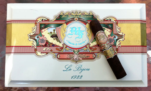 Aficionados Cigar and Pipe Shop image 2