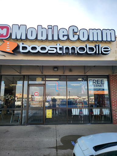 Cell Phone Store «MobileComm - Phones Fixed Fast (21st & Woodlawn)», reviews and photos, 6249 E 21st St N #112, Wichita, KS 67208, USA