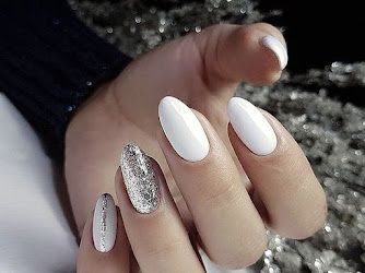 BB Nail Salon & Cocktail (10% Off New Customers)