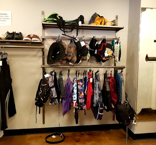 Used Clothing Store «Crossroads Trading Co», reviews and photos, 5901 College Ave, Oakland, CA 94618, USA