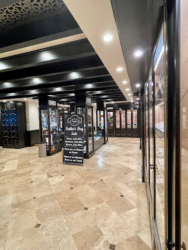 Tobacco Shop «Eight To Eight Tobacco», reviews and photos, 300 E St Charles Rd, Villa Park, IL 60181, USA