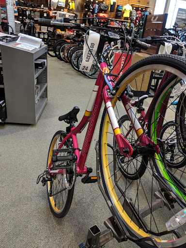 Camping Store «REI», reviews and photos, 970 W Eisenhower Pkwy, Ann Arbor, MI 48103, USA