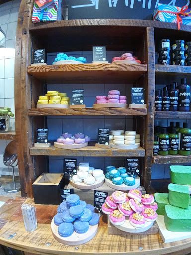 Cosmetics Store «Lush», reviews and photos, 708 NW 23rd Ave, Portland, OR 97210, USA