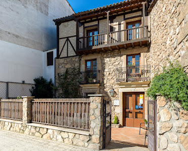 Casa Rural La Fuente del Jerte Av. Extremadura, 73, 10613 Navaconcejo, Cáceres, España