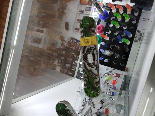 Tobacco Shop «Tobacco &more smoke & vape shop», reviews and photos, 11924 Seminole Blvd, Largo, FL 33778, USA