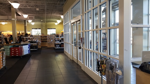 Shoe Store «DSW Designer Shoe Warehouse», reviews and photos, 344 Providence Hwy, Dedham, MA 02026, USA