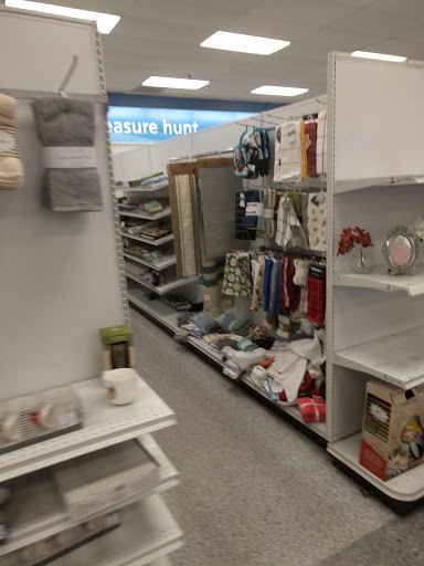 Clothing Store «Ross Dress for Less», reviews and photos, 1161 N Burleson Blvd, Burleson, TX 76028, USA