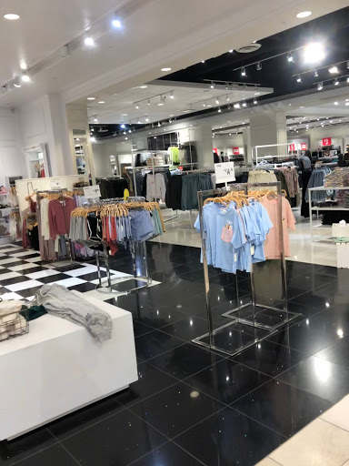 Clothing Store «Forever 21», reviews and photos, 651 Kapkowski Rd, Elizabeth, NJ 07201, USA