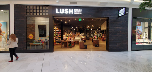 Cosmetics Store «Lush», reviews and photos, 112 E Broadway, Bloomington, MN 55425, USA