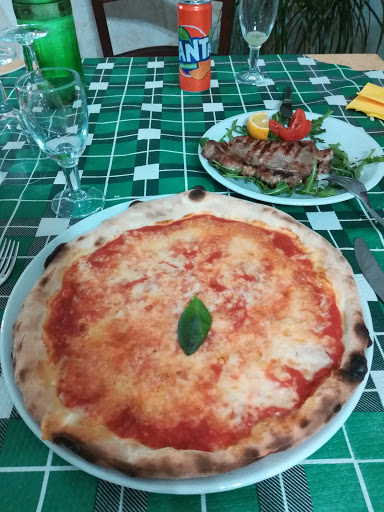 Bar Ristorante Pizzeria La vecchia scuola in Castelvetere in Val Fortore, Provincia di Benevento