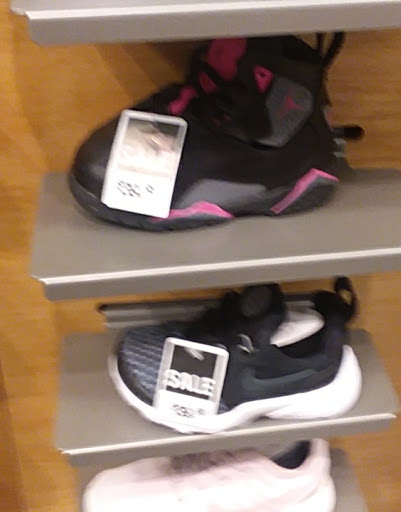 Shopping Mall «The Maine Mall», reviews and photos, 364 Maine Mall Rd, South Portland, ME 04106, USA