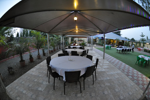Cilantro Restaurant and Lounge, Old No.67, New, No 23 Sultan Rd, Giginyu, Kano, Nigeria, Beach Resort, state Kano