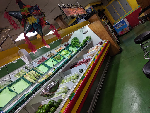 Mexican Grocery Store «El Tiempo Market», reviews and photos, 5526 Washington Ave, Houston, TX 77007, USA