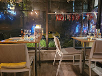 Atmosphère du Restaurant La Tonnelle/Maison Gil Renard sous la tonnelle à Bormes-les-Mimosas - n°1