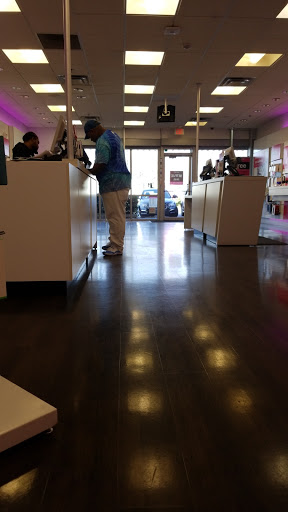 Cell Phone Store «T-Mobile», reviews and photos, 2887 N Decatur Rd c, Decatur, GA 30033, USA