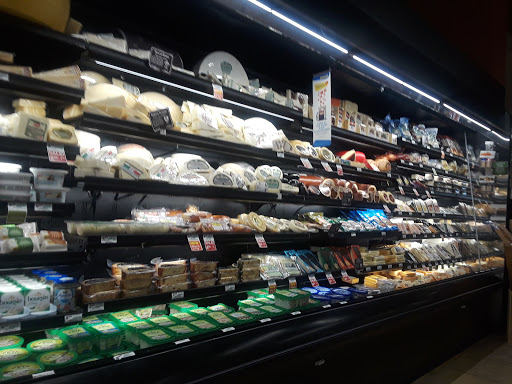 Supermarket «Giant Eagle Supermarket», reviews and photos, 9901 Mountain View Dr, West Mifflin, PA 15122, USA