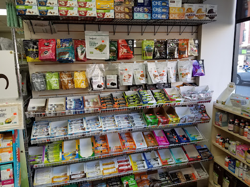 Health Food Store «Life Spring Health Foods & Juice Bar», reviews and photos, 3178 N Clark St, Chicago, IL 60657, USA