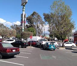 Estacionamiento Walmart photo