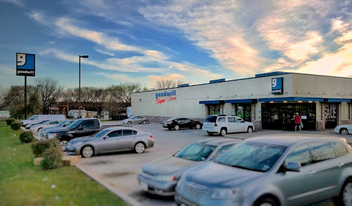 Thrift Store «Goodwill», reviews and photos, 701 N Industrial Blvd, Bedford, TX 76021, USA