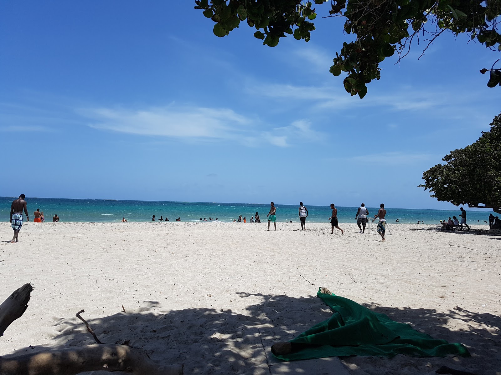 Fort Clarence Beach'in fotoğrafı çok temiz temizlik seviyesi ile