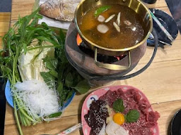 นพดล ปลาเผา-แจ่วฮ้อน