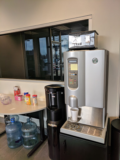 Mitsubishi Dealer «Universal Auto Group dba Glendale Mitsubishi», reviews and photos, 1235 S Brand Blvd, Glendale, CA 91204, USA