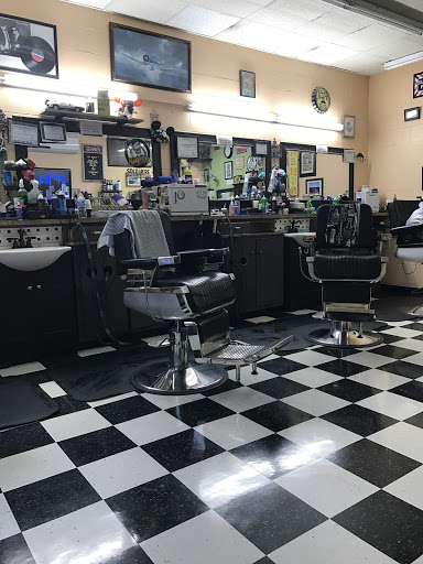 Barber Shop «Holiday Barber Shop», reviews and photos, 305 N Riverside Dr, Clarksville, TN 37040, USA