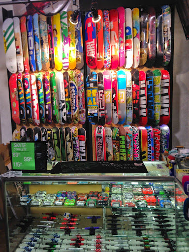 Clothing Store «Zumiez», reviews and photos, 6191 S State St #1275, Murray, UT 84107, USA