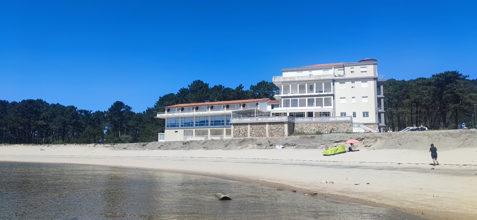 Praia de Camposancos'in fotoğrafı ve yerleşim