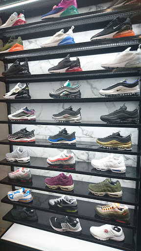 Shoe Store «Shoe Palace», reviews and photos, 8155 Camino Arroyo #13, Gilroy, CA 95020, USA