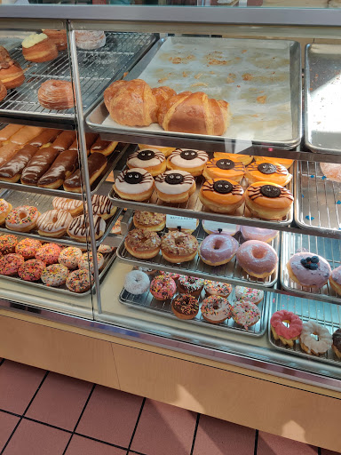 Donut Shop «Luvn Donuts», reviews and photos, 1421 W MacArthur Blvd # D, Santa Ana, CA 92704, USA