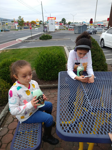 Ice Cream Shop «Carvel», reviews and photos, 3320 N 5th Street Hwy, Reading, PA 19605, USA