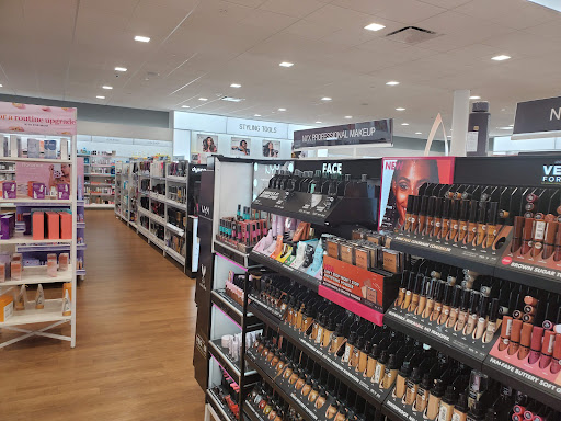 Cosmetics Store «Ulta Beauty», reviews and photos, 2155 W 22nd St #7, Oak Brook, IL 60523, USA