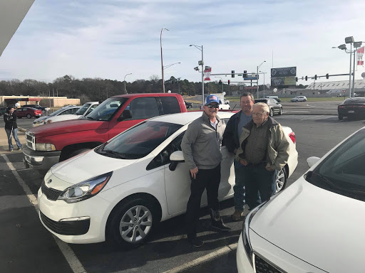 Used Car Dealer «Shoals University Kia», reviews and photos, 4109 N Jackson Hwy, Sheffield, AL 35660, USA