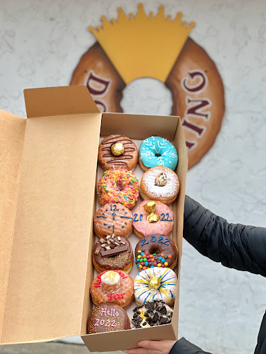 Donut Shop «Donut King», reviews and photos, 411 Middle St, Weymouth, MA 02189, USA