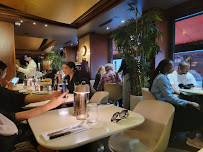 Atmosphère du Gran Caffe Convivium : Restaurant Italien Paris 08 - n°12