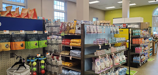 Pet Supply Store «Unleashed by Petco», reviews and photos, 8412 Georgia Ave, Silver Spring, MD 20910, USA