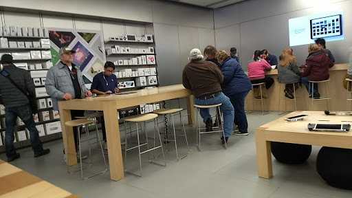 Computer Store «Apple Main Place», reviews and photos, 120 W Jefferson Ave, Naperville, IL 60540, USA