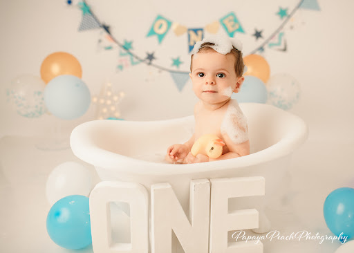 Newborn photographer Milton Keynes