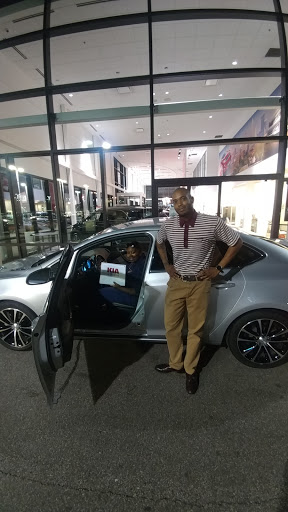 Car Dealer «Kia of Bedford», reviews and photos, 18180 Rockside Rd, Bedford, OH 44146, USA