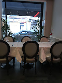 Atmosphère du Restaurant de spécialités perses Shabestan - Champs-Élysées à Paris - n°17