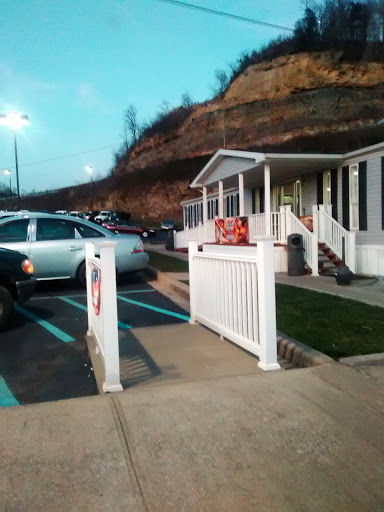 Used Car Dealer «Clutts Auto Sales Inc», reviews and photos, 120 Fitz Gilbert Rd, Hazard, KY 41701, USA