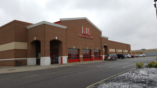 Shopping Mall «Southland Shopping Center», reviews and photos, 6944 W 130th St, Middleburg Heights, OH 44130, USA