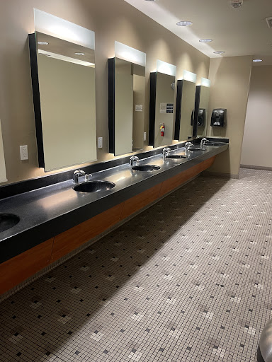 Gym «LA Fitness», reviews and photos, 710 W Camelback Rd, Phoenix, AZ 85015, USA