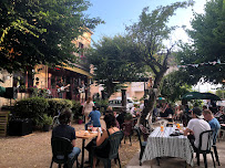 Atmosphère du Restaurant Le Belvédère à Champigny-sur-Marne - n°1