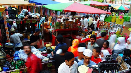 Pasar Kaget Kayu Manis