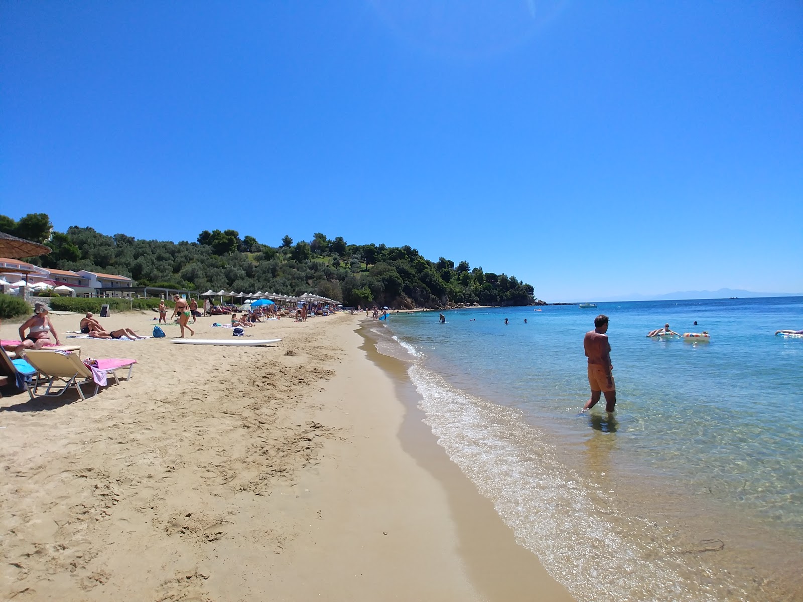 Foto van Troulos beach met turquoise puur water oppervlakte